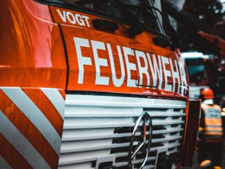 Großbrand auf GSI Gelände in Darmstadt führt zu umfangreichem Feuerwehreinsatz